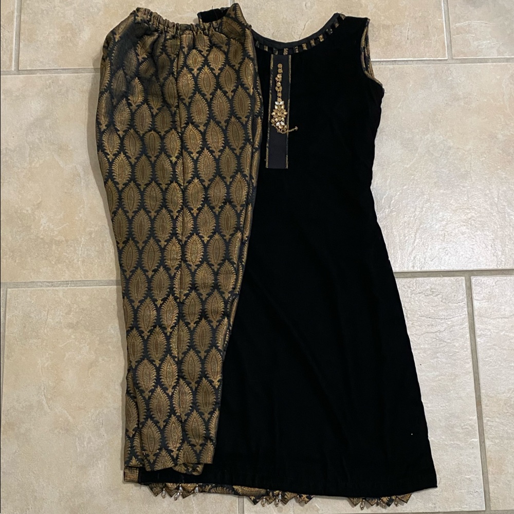 Black velvet kurta pant and dupatta